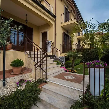 Lavinaio Bed & Breakfast Aci Sant'Antonio